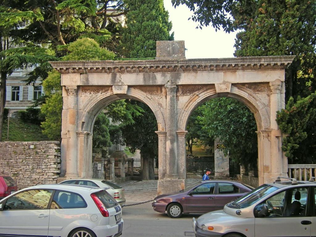 House Ana - Loborika, Pula, 4 Bedrooms エクステリア 写真