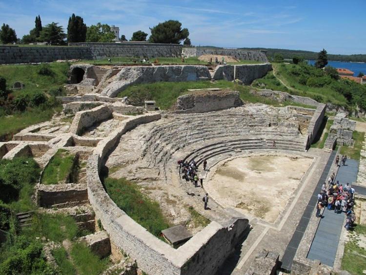 House Ana - Loborika, Pula, 4 Bedrooms エクステリア 写真